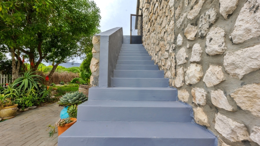 5 Bedroom Property for Sale in Struisbaai Western Cape